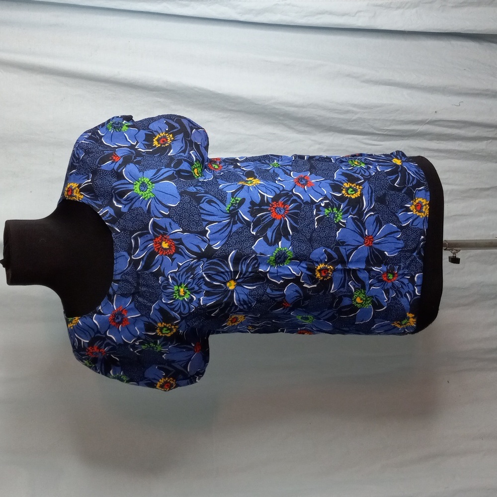 Item Eyes M Blue Floral Top Shell Short Sleeves